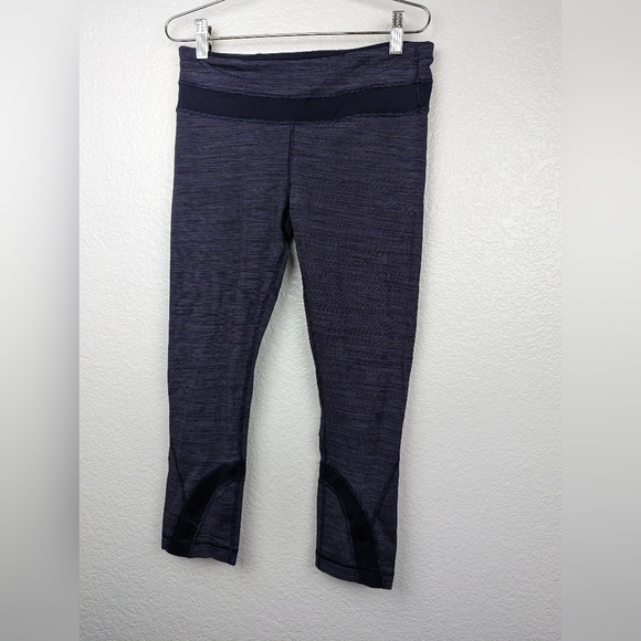 Lululemon run inspire purple striped crop 6 - Picture 1 of 4